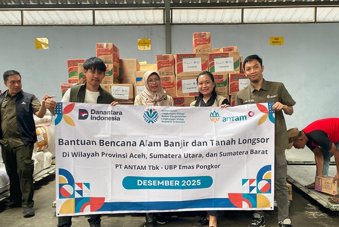 PT Aneka Tambang UBPE Pongkor menggerakkan seluruh elemen internalnya dalam aksi solidaritas untuk korban benjir dan tanah longsor di Sumatera. (Dok. Antam)